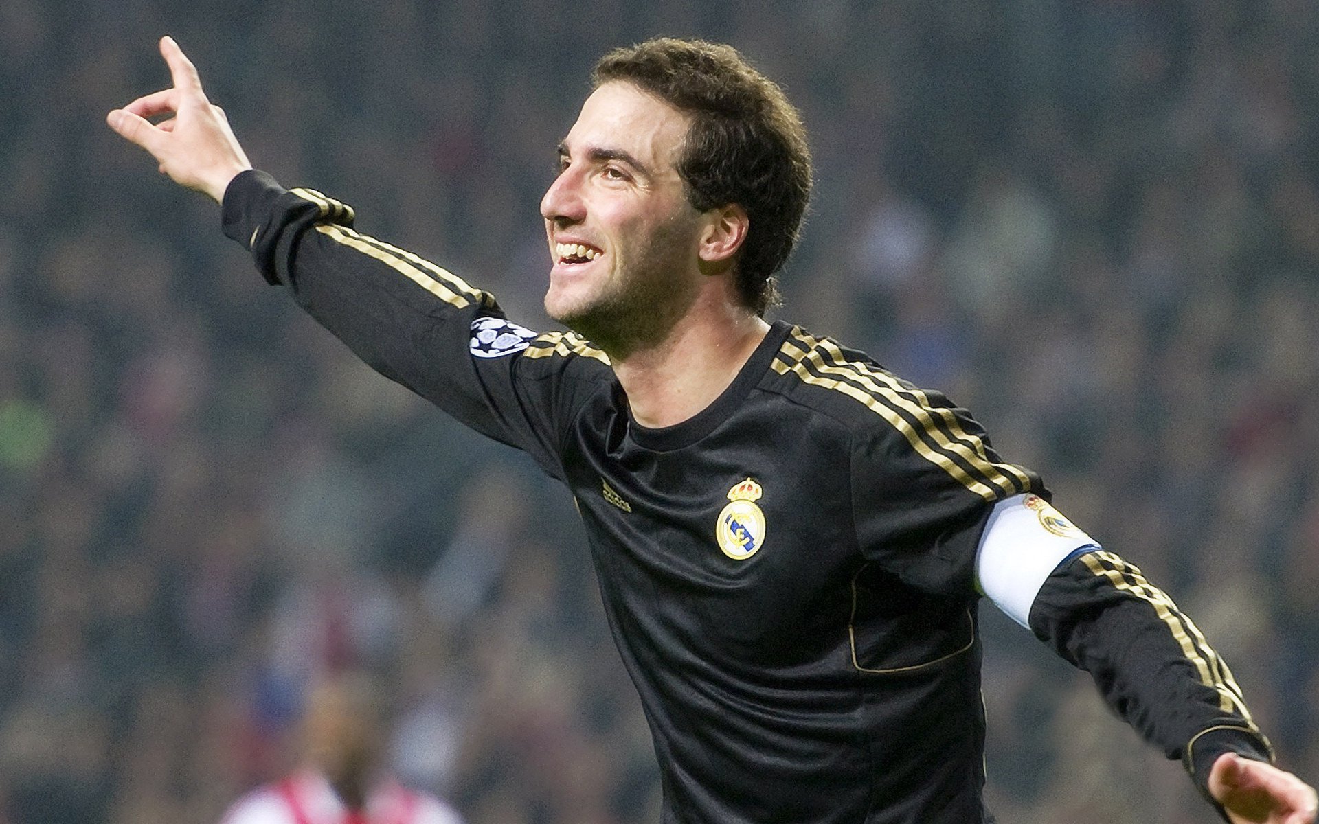 鹰击长空,雷霆折翼,霍勒迪关键先生本色,铸就强势晋级传奇